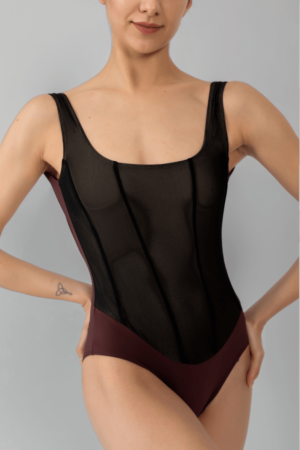 Solstice: Burgundy Nocturne - thujaballet